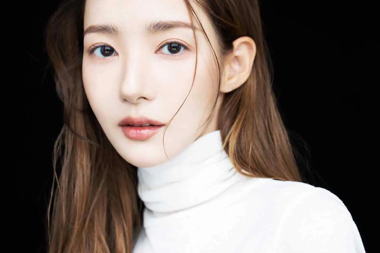 Park Min Young - park-min-young-sexy-18.webp